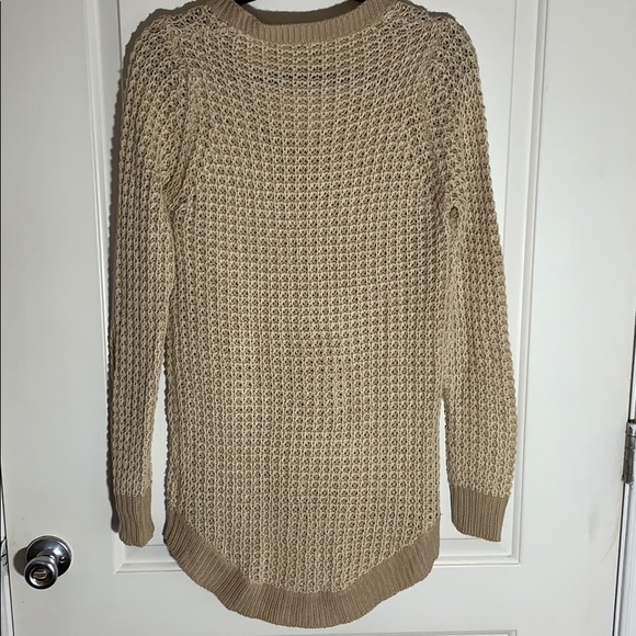 Poof tan and cream sweater. Size M - Picture 4 of 4